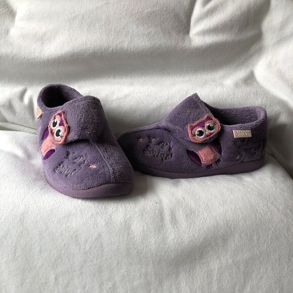 ‎EUC - Plush Purple Slipper Booties - Picture 2 of 5